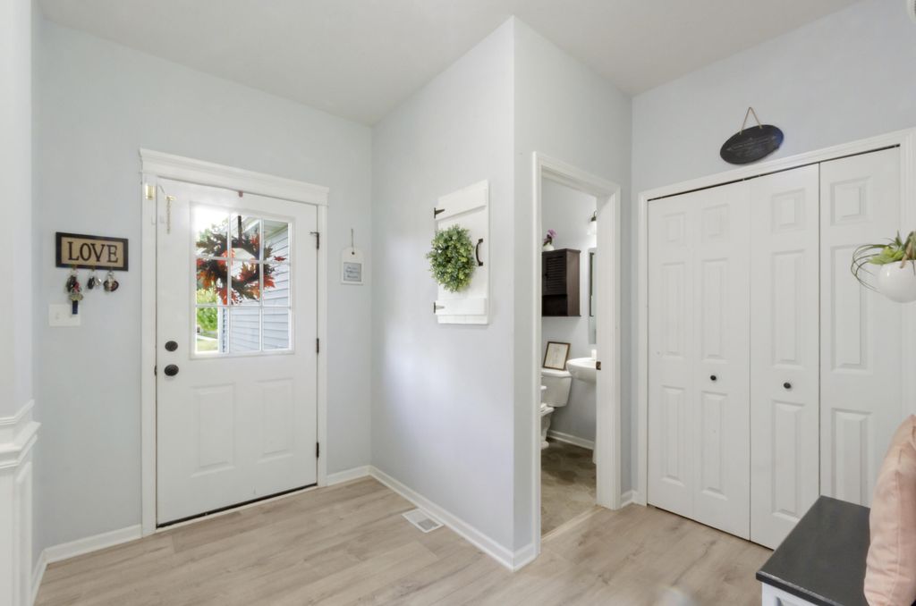 Photo of 237 Cessna Drive, Chesterton, IN 46304 (MLS # 832504)