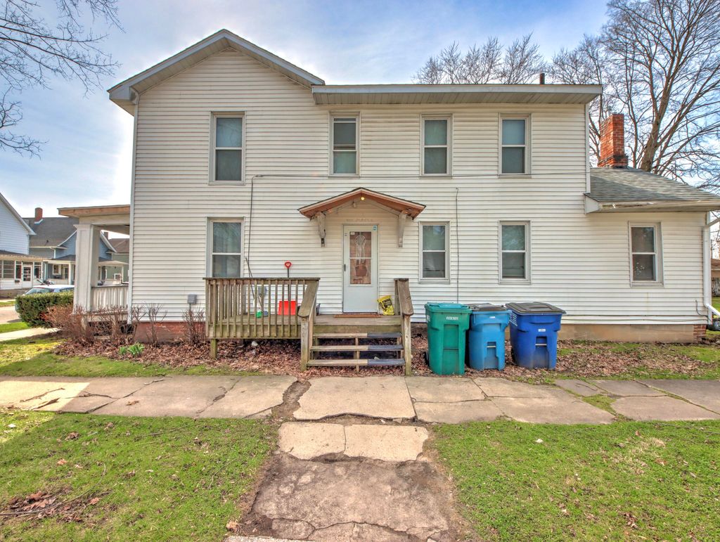 Photo of 401 Maple Avenue, La Porte, IN 46350 (MLS # 835844)