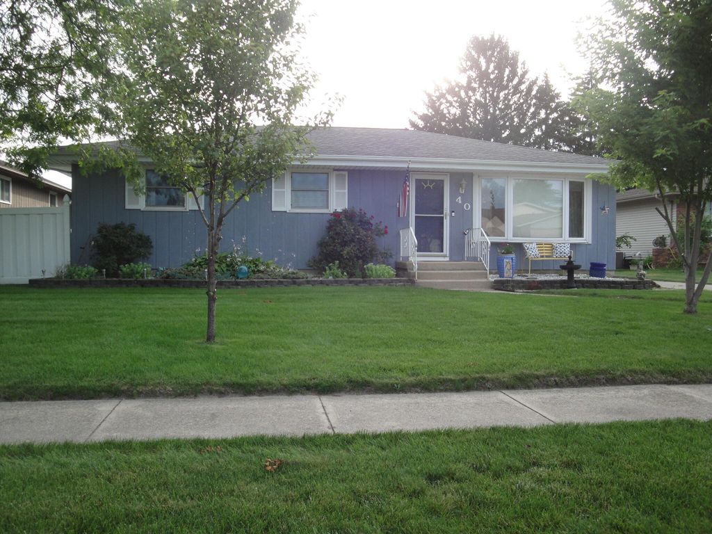 Photo of 40 Heather Court, Schererville, IN 46375 (MLS # 842103)