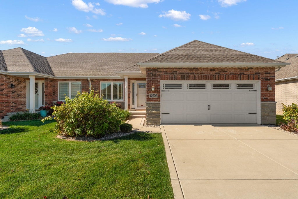 Photo of 10700 Arbor Lane, Saint John, IN 46373 (MLS # 847072)