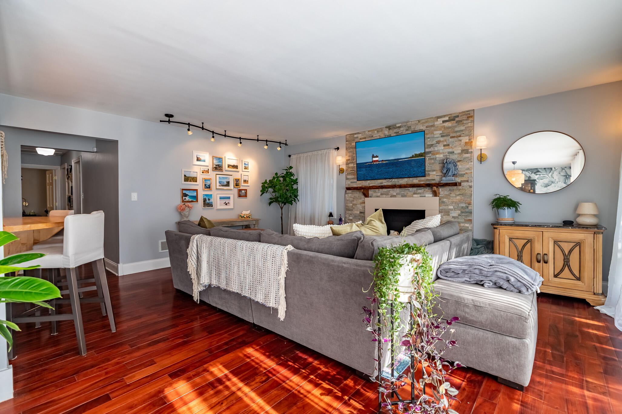 8032 Kooy Drive