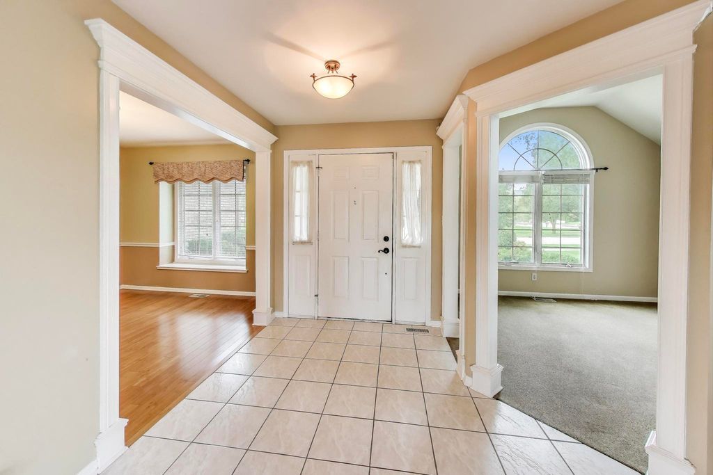 Photo of 9935 Ashwood Lane, Munster, IN 46321 (MLS # 832076)