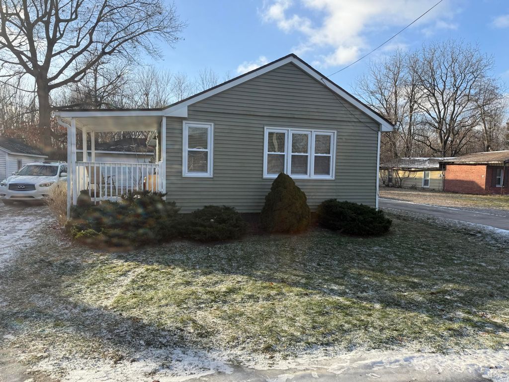 Photo of 217 E 13 Th Place, Hobart, IN 46342 (MLS # 832017)
