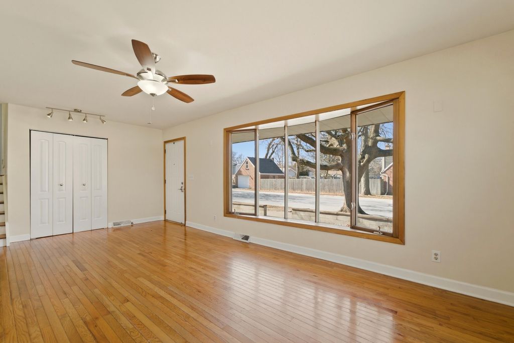 Photo of 3504 Garfield Street, Highland, IN 46322 (MLS # 834995)