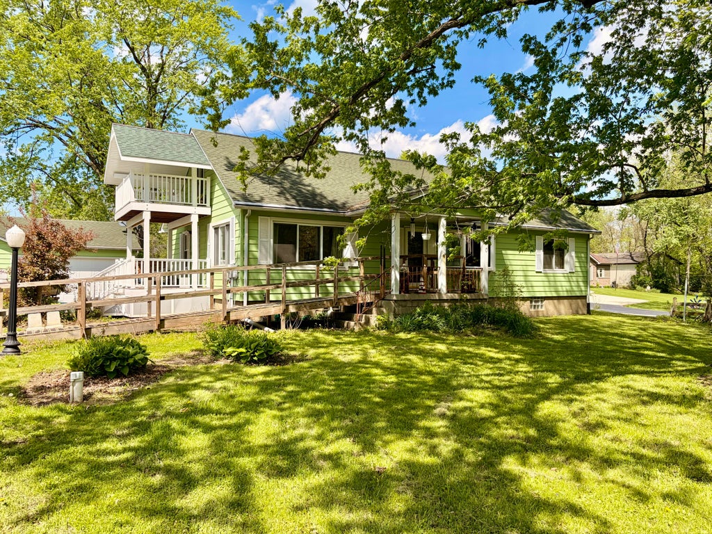 Photo of 550 W Oak Hill Road, Porter, IN 46304 (MLS # 846686)