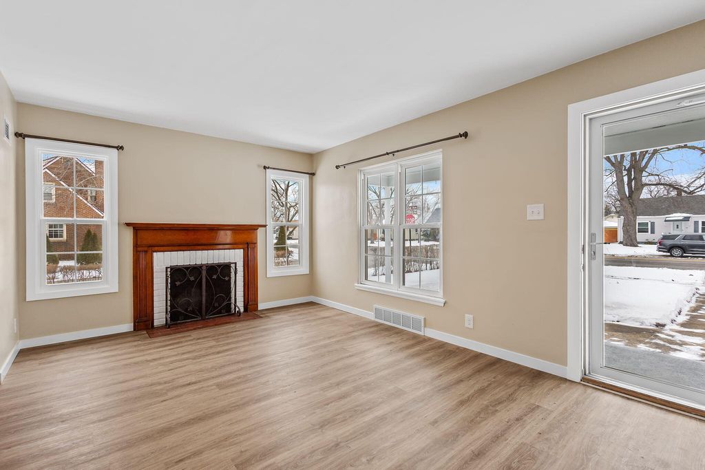 Photo of 314 N Cline Avenue, Griffith, IN 46319 (MLS # 833685)