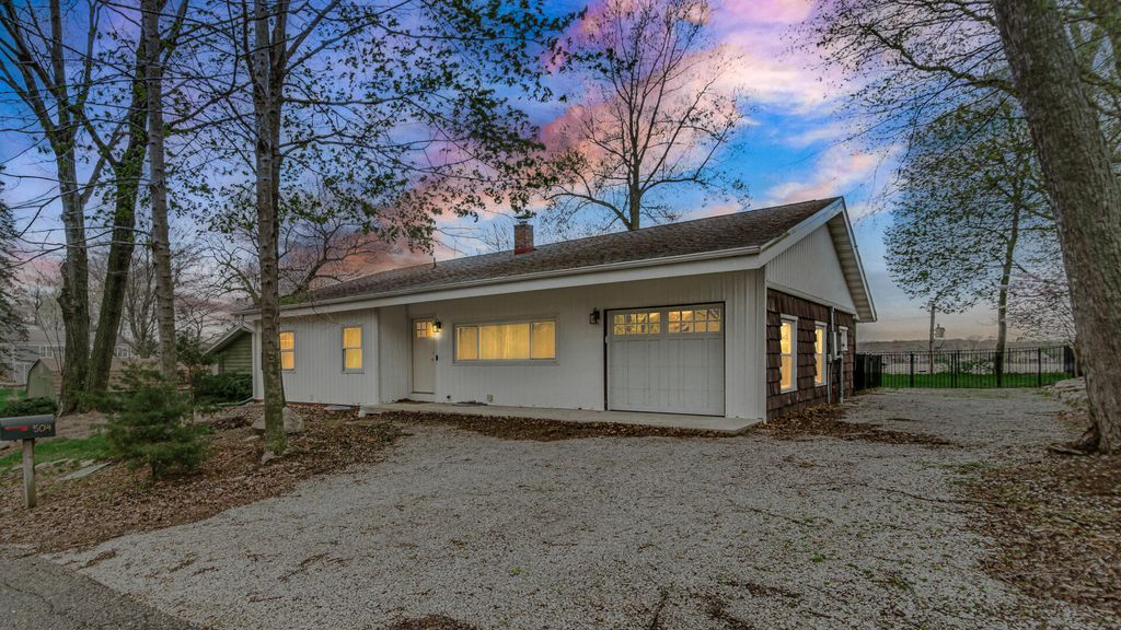 Photo of 504 Closser Avenue, La Porte, IN 46350 (MLS # 837486)