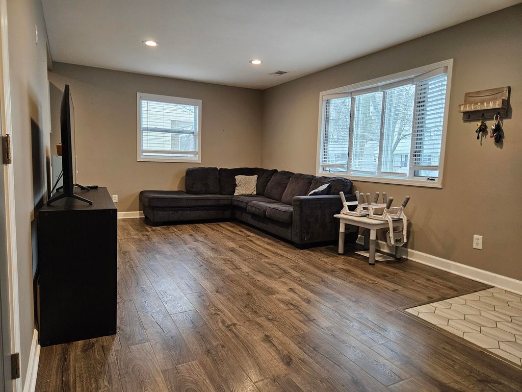 Photo of 8129 Wicker Park Drive, Highland, IN 46322 (MLS # 833303)