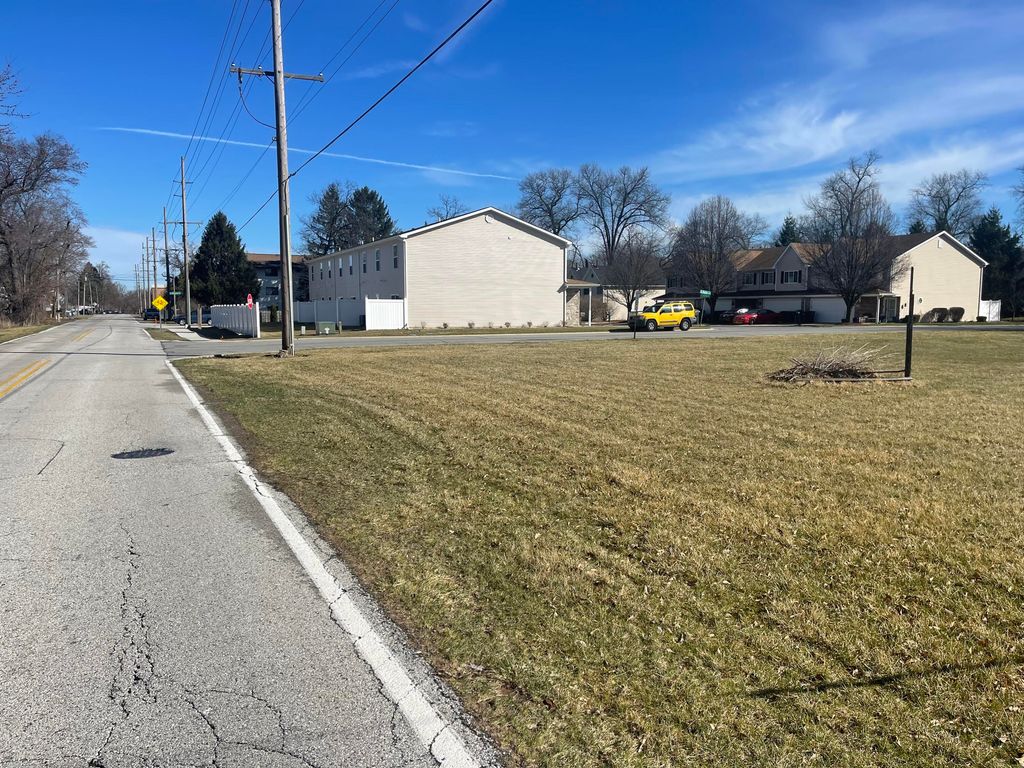 Photo of 900 S Lake Park Avenue, Hobart, IN 46342 (MLS # 837376)