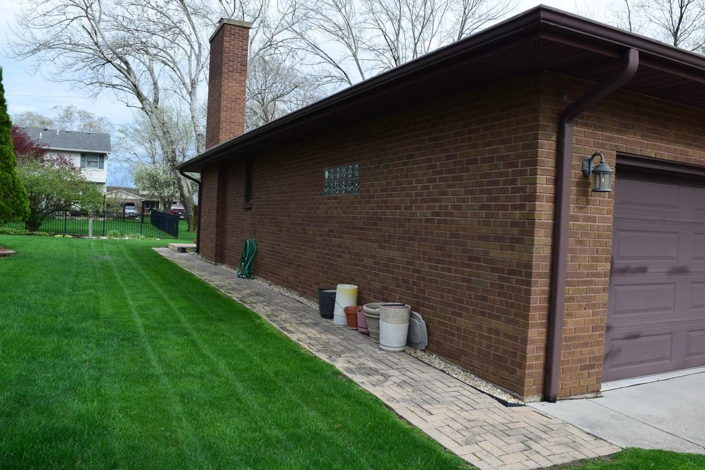 Photo of 2508 Dorset Drive, Valparaiso, IN 46383 (MLS # 837229)