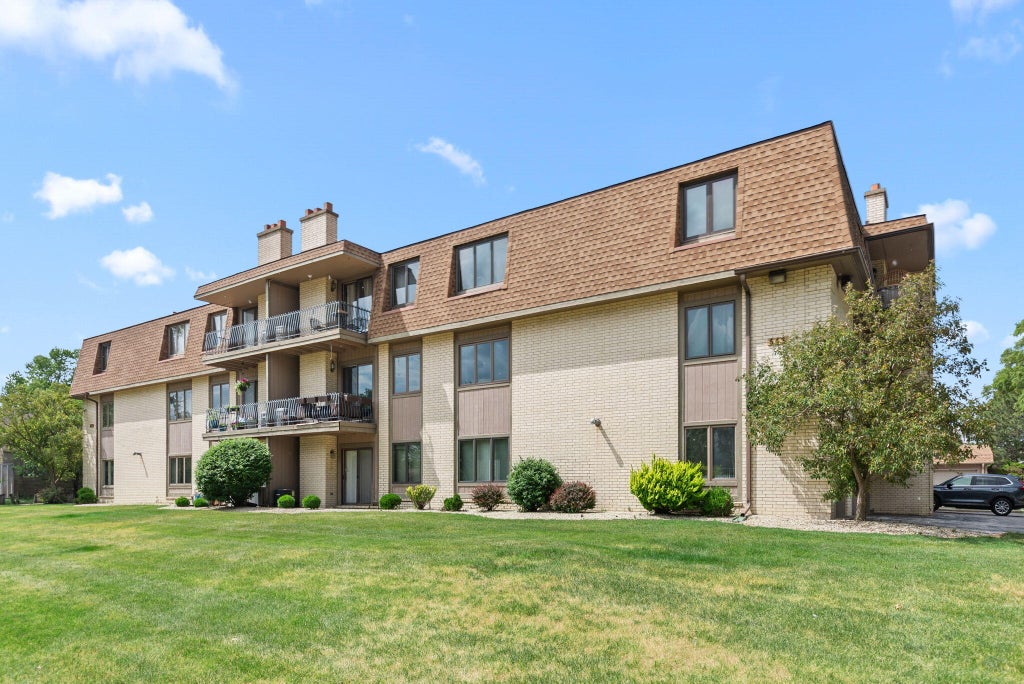 Photo of 643 South Street #103, Munster, IN 46321 (MLS # 840578)