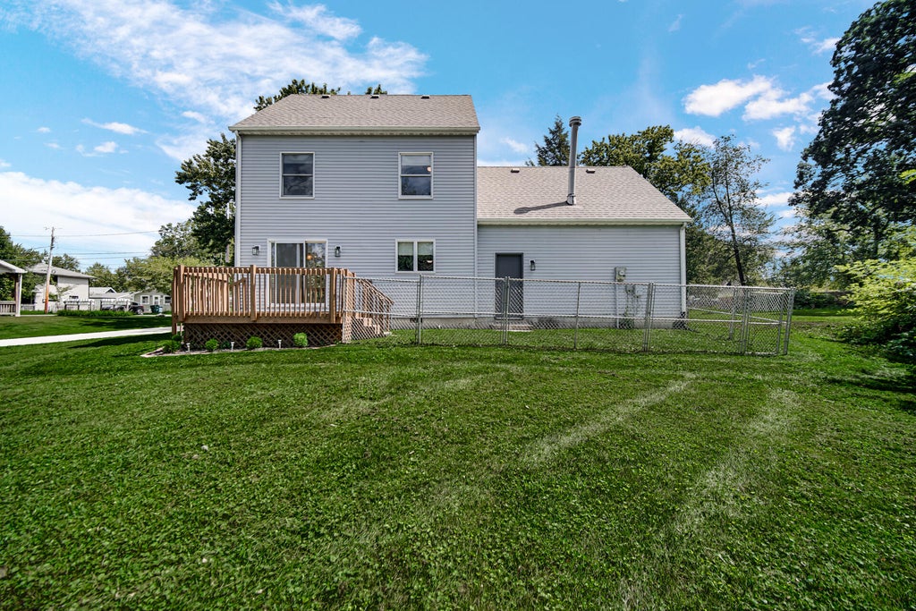 Photo of 4505 Flint Lake Gateway, Valparaiso, IN 46383 (MLS # 844617)