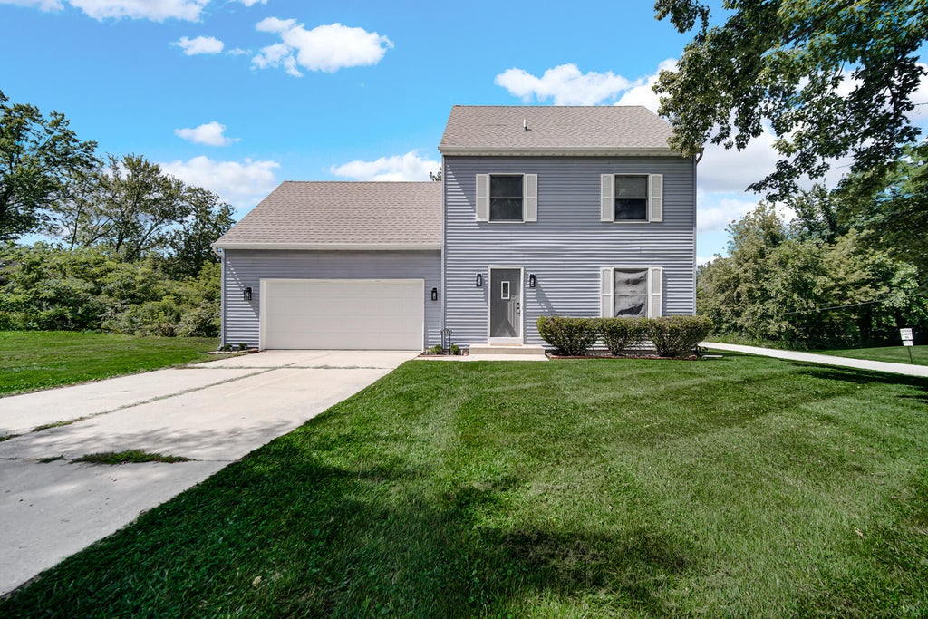 Photo of 4505 Flint Lake Gateway, Valparaiso, IN 46383 (MLS # 844617)