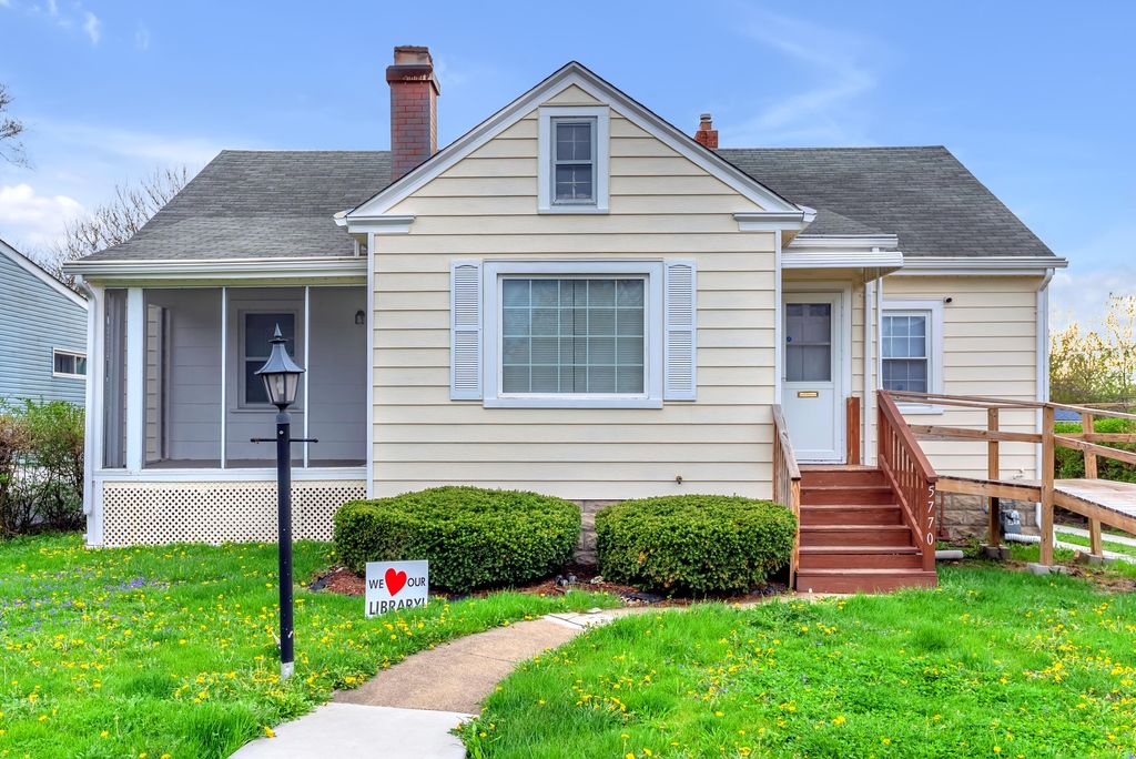 Photo of 5770 Jackson Street, Merrillville, IN 46410 (MLS # 837202)