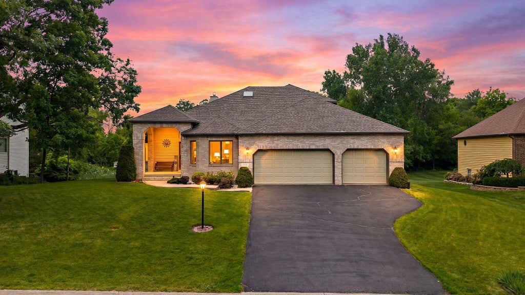 Photo of 359 Tremont Lane, Valparaiso, IN 46385 (MLS # 840716)