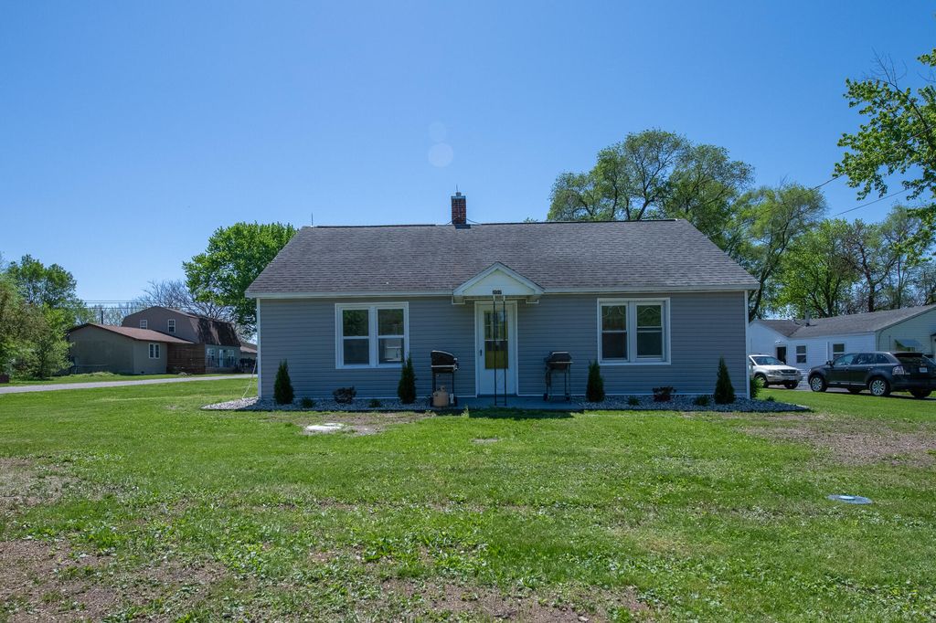 Photo of 207 Arlington Avenue, North Judson, IN 46366 (MLS # 837879)