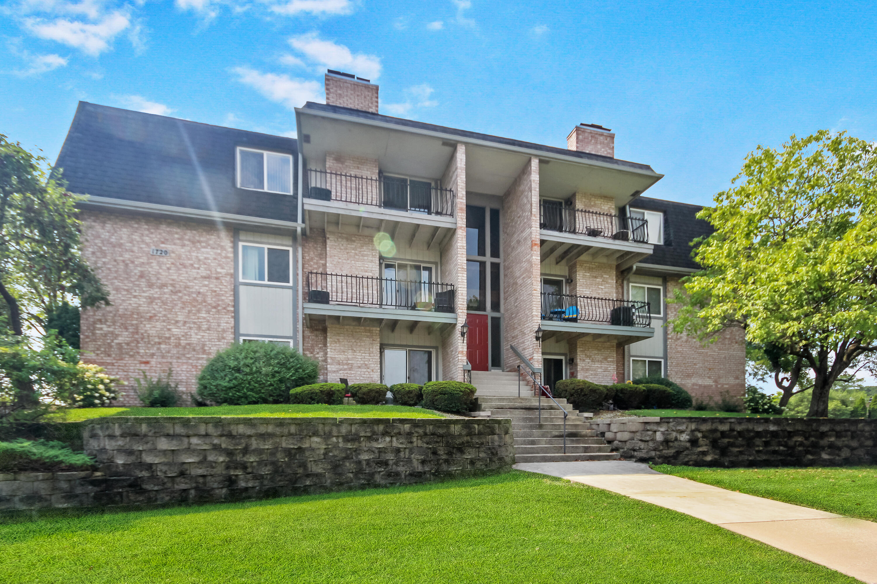 1720 Homan Drive 204