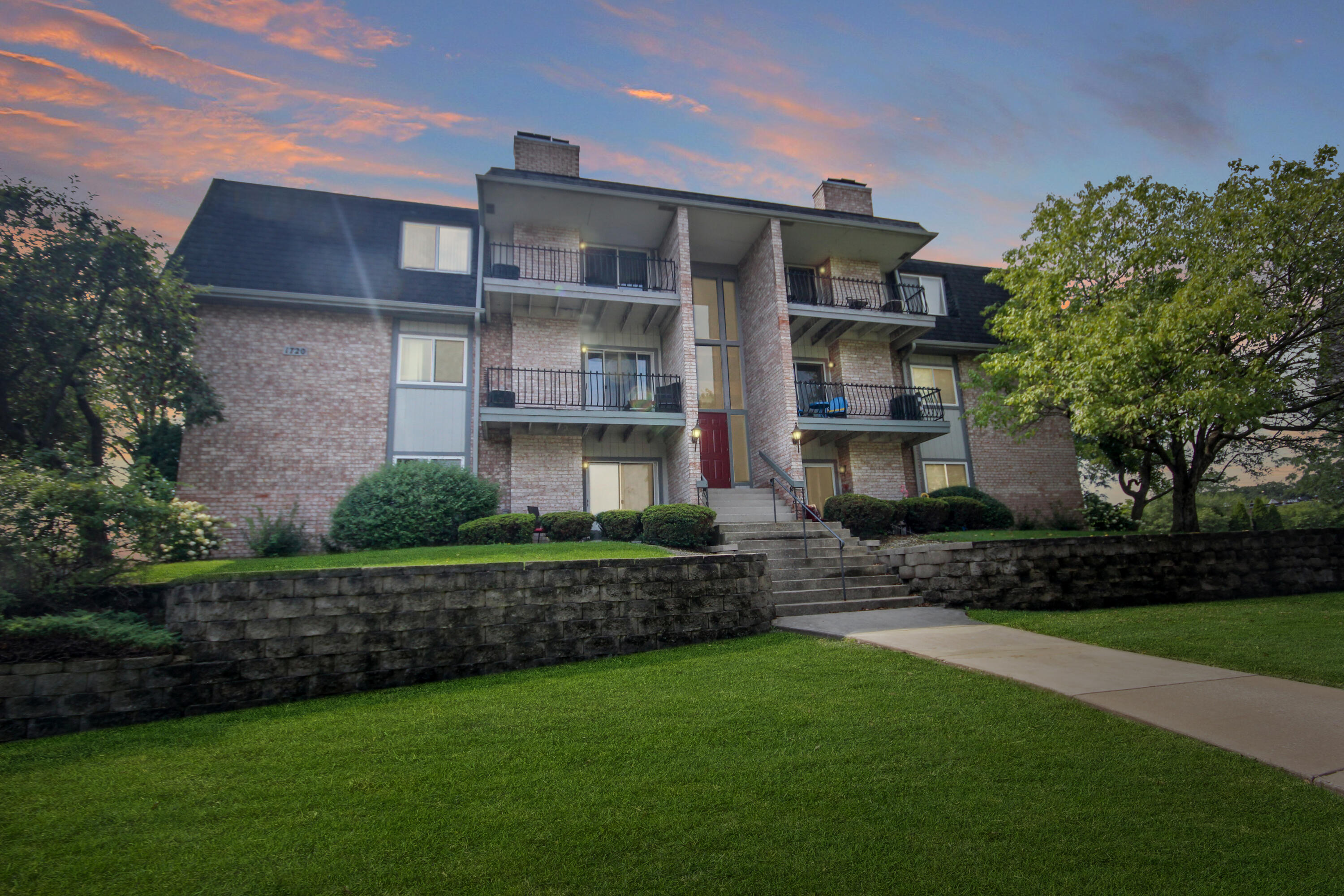1720 Homan Drive 204