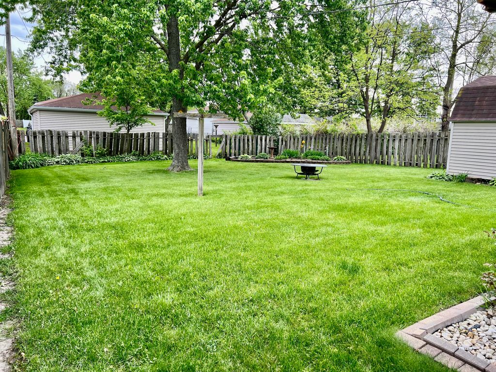 Photo of 829 Tyler Avenue, Dyer, IN 46311 (MLS # 838751)