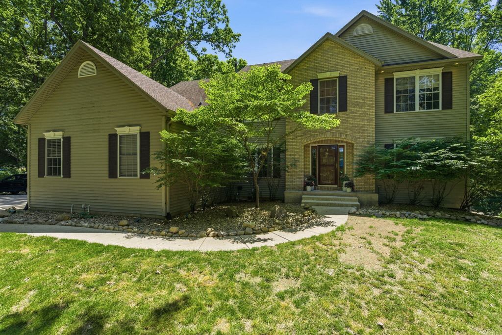 Photo of 50905 Persimmon Drive, South Bend, IN 46628 (MLS # 839721)