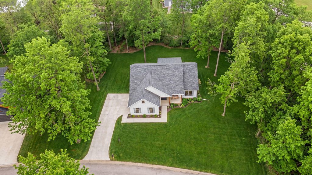 Photo of 3574 S Maple Lane Court, La Porte, IN 46350 (MLS # 837665)