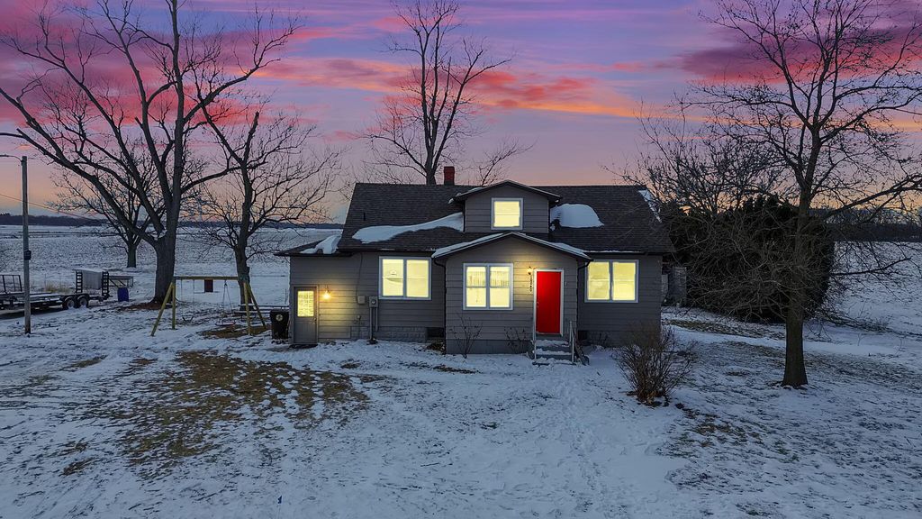 Photo of 10040 N 1000 W, DeMotte, IN 46310 (MLS # 833422)