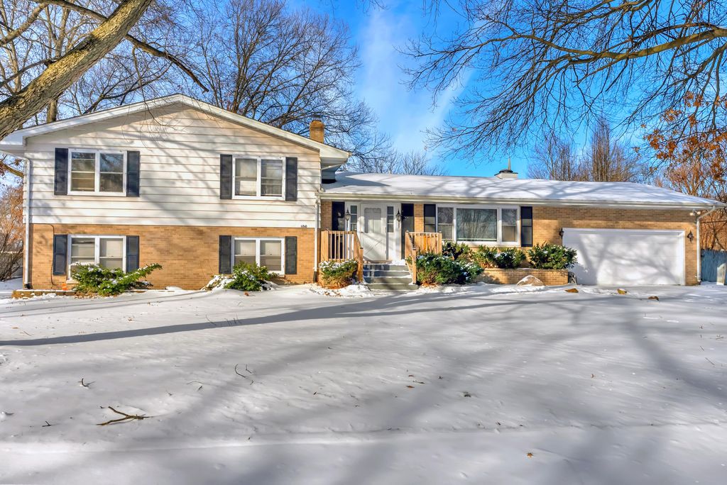 Photo of 6860 Delaware Street, Merrillville, IN 46410 (MLS # 833852)