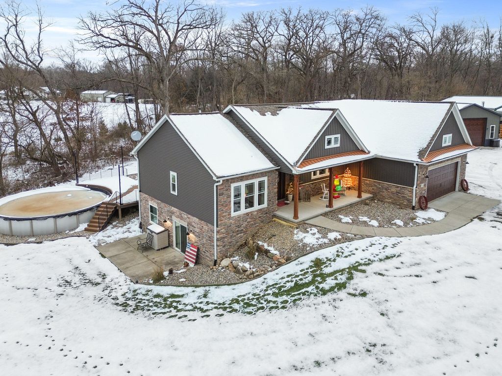 Photo of 14376 W 185th Avenue, Lowell, IN 46356 (MLS # 831992)