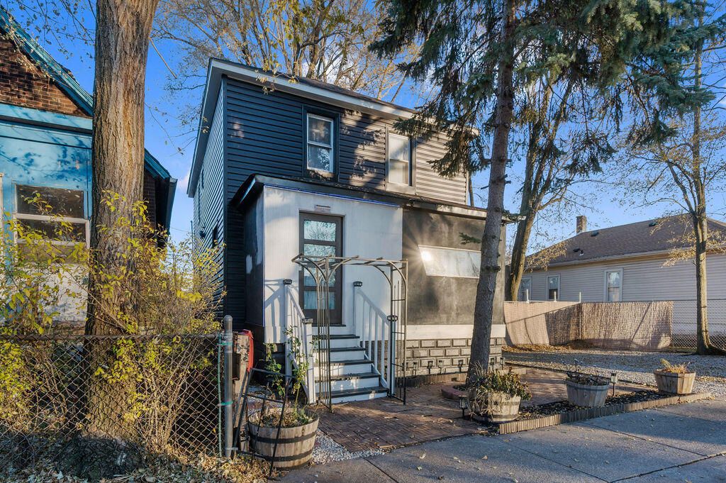 Photo of 5631 Alice Street, Hammond, IN 46320 (MLS # 831292)