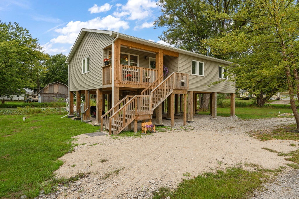Photo of 44 W Vick Tree Lane, Valparaiso, IN 46385 (MLS # 845526)