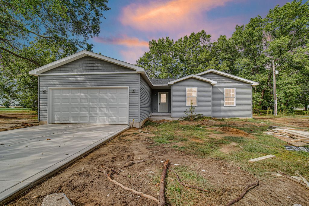 Photo of 303 Malvern Road, Kingsford Heights, IN 46346 (MLS # 835942)