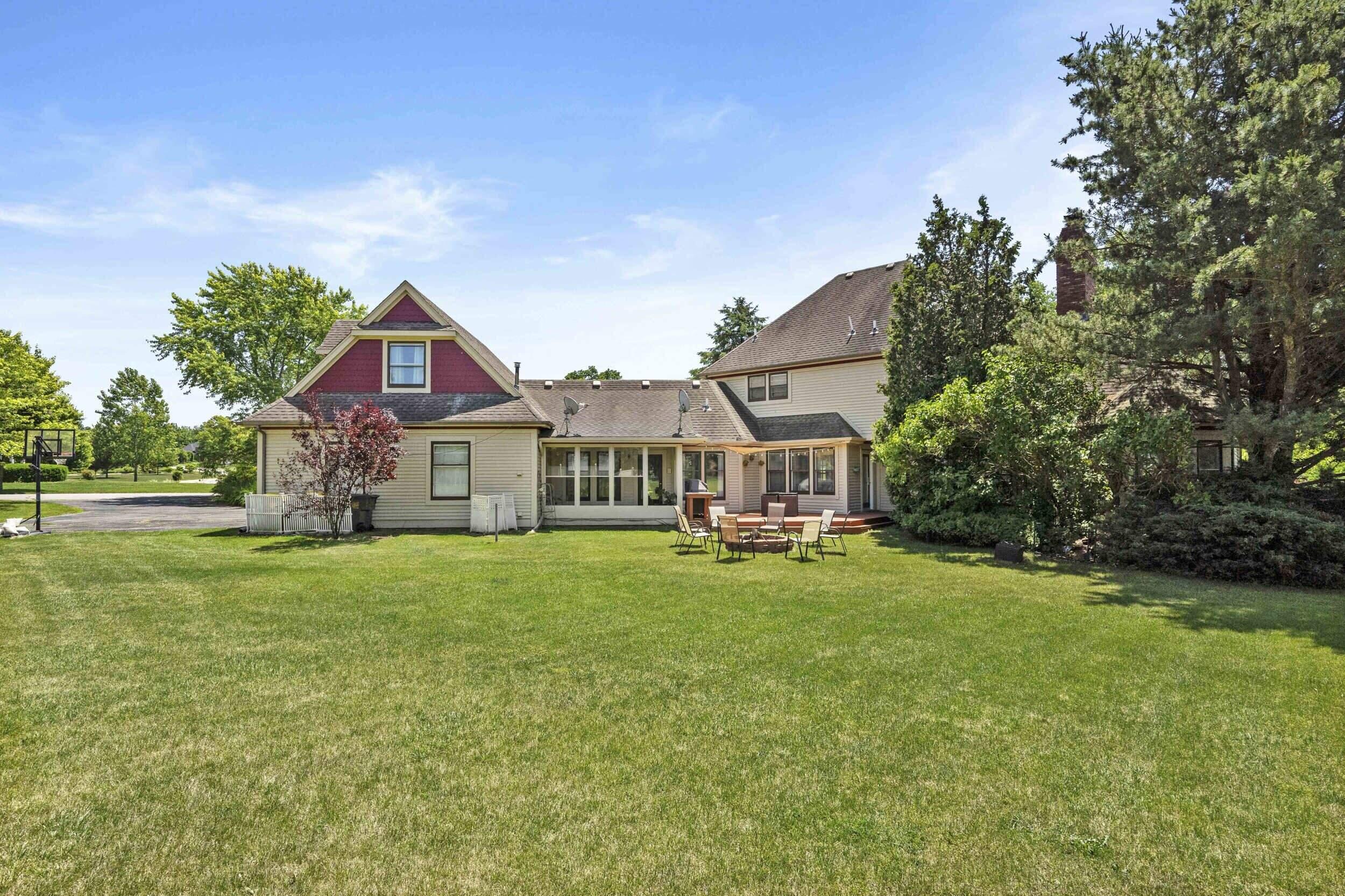263 E Paul Revere Drive