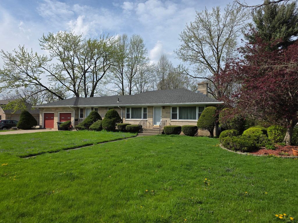 Photo of 824 High Street, Hobart, IN 46342 (MLS # 837572)