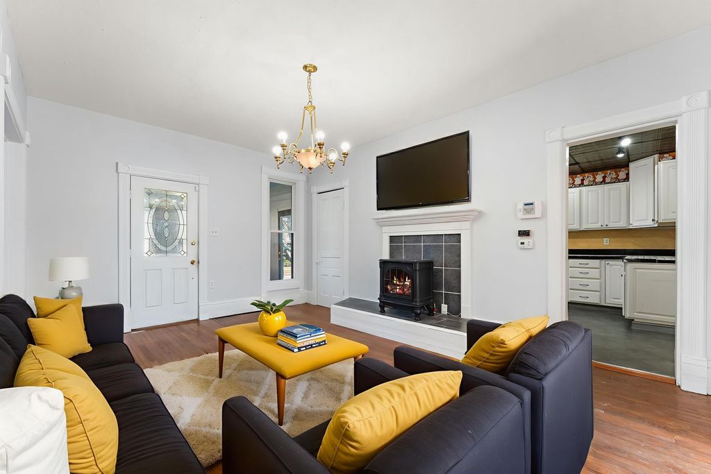 Photo of 557 W Chicago Street, Valparaiso, IN 46385 (MLS # 835989)