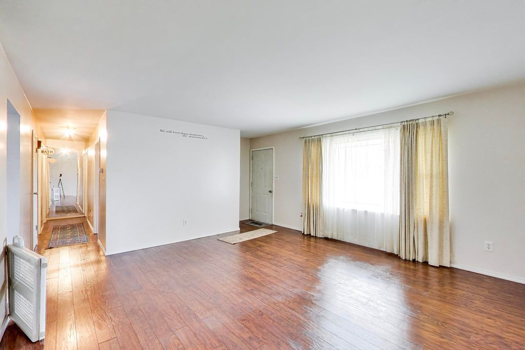 Photo of 287 S 500 W, Valparaiso, IN 46385 (MLS # 836870)