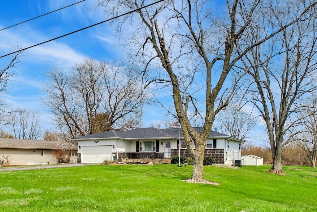 Photo of 287 S 500 W, Valparaiso, IN 46385 (MLS # 836870)