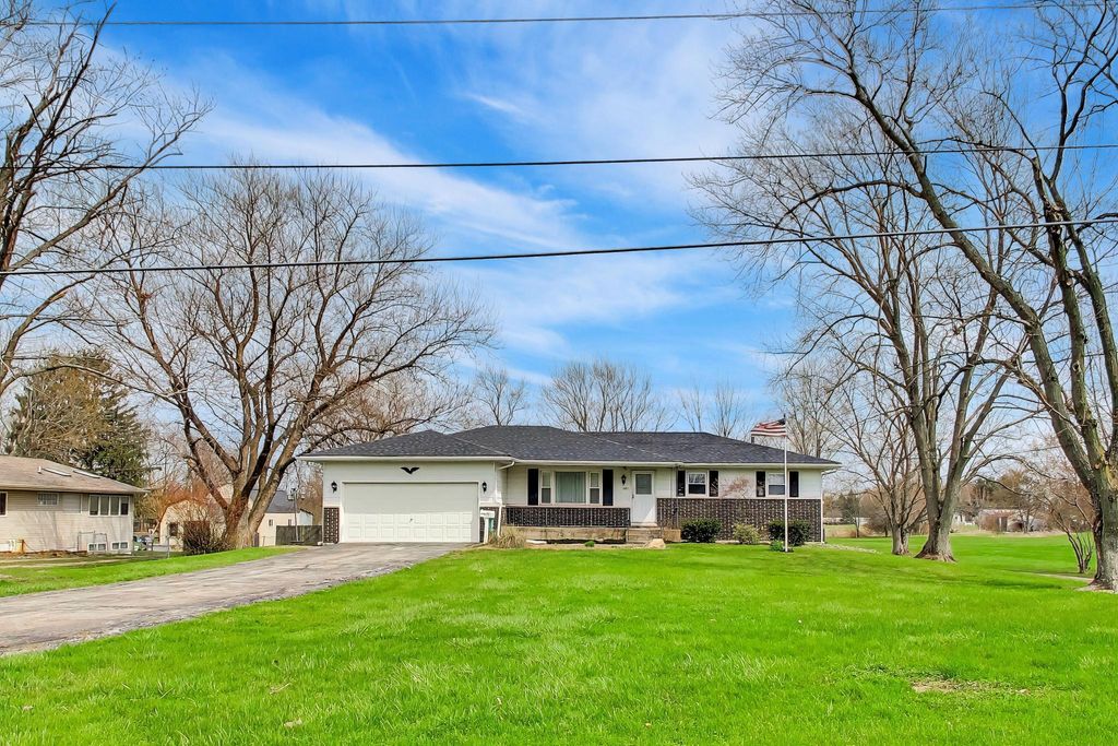 Photo of 287 S 500 W, Valparaiso, IN 46385 (MLS # 836870)