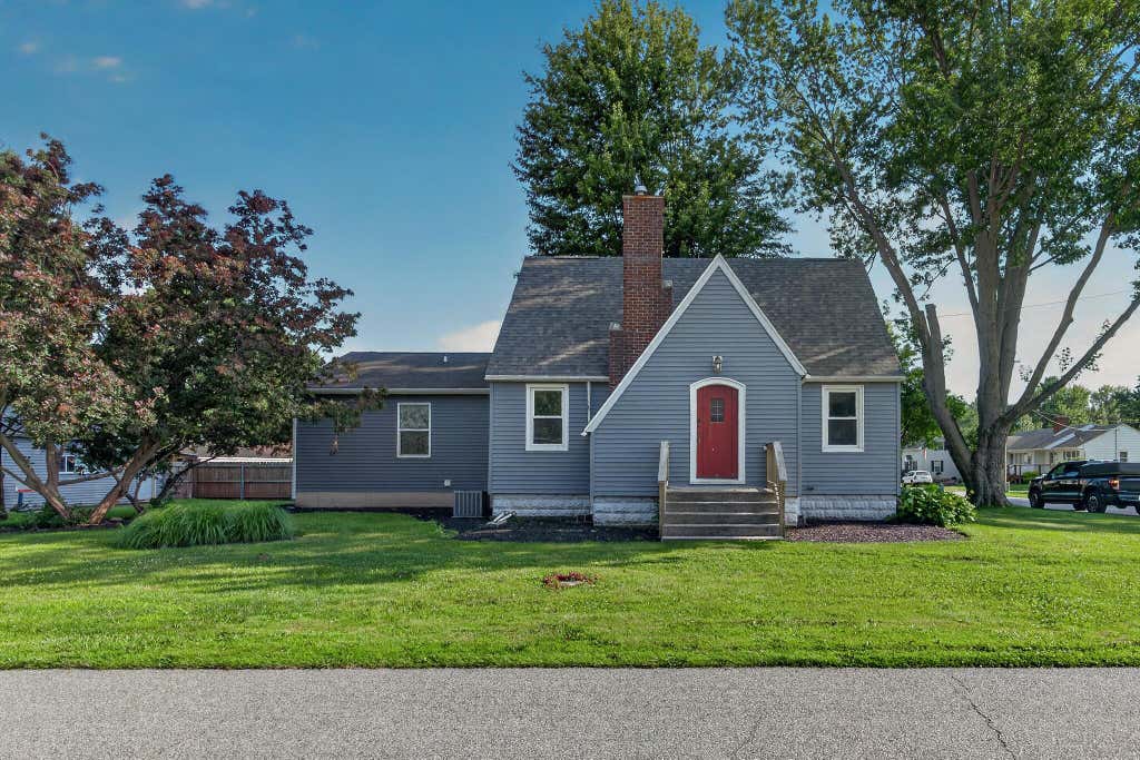 Photo of 202 E 2nd Street, Wanatah, IN 46390 (MLS # 841511)