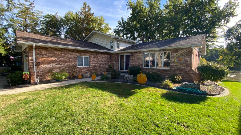 Photo of 2056 Hidden Valley Drive, Crown Point, IN 46307 (MLS # 846799)