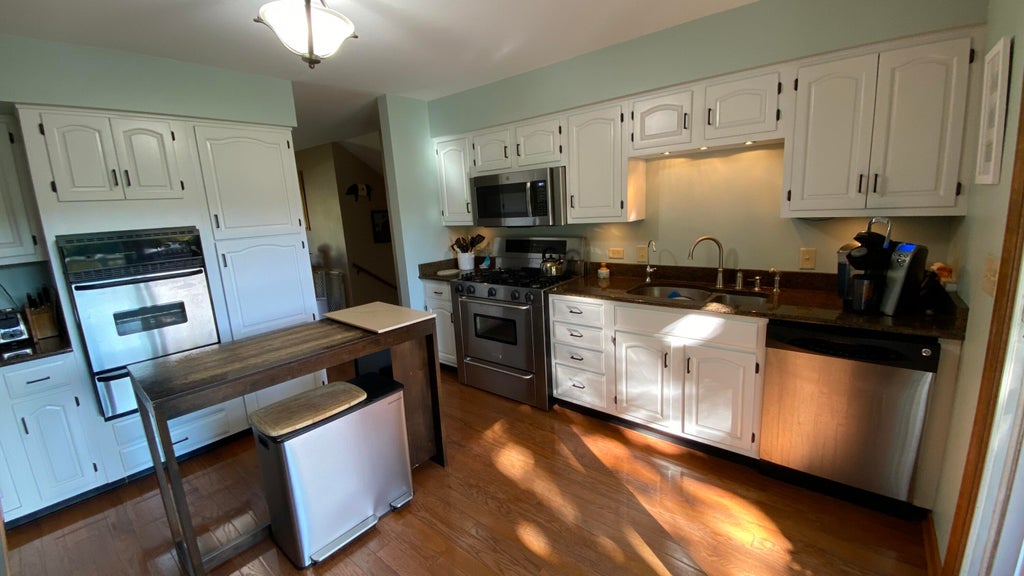 Photo of 2056 Hidden Valley Drive, Crown Point, IN 46307 (MLS # 846799)