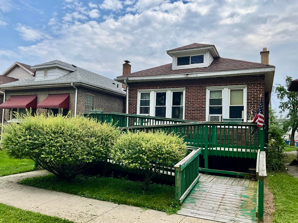 Photo of 2739 New York Avenue, Whiting, IN 46394 (MLS # 844443)