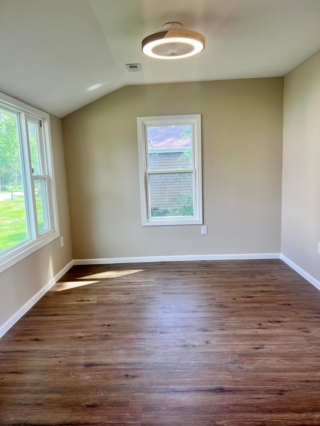 Photo of 4 Kenworthy Street, Valparaiso, IN 46385 (MLS # 844652)