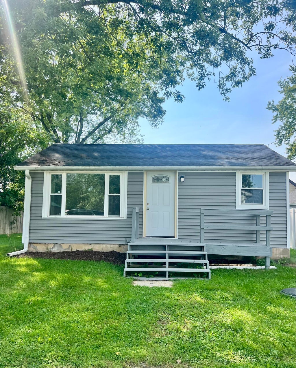Photo of 4 Kenworthy Street, Valparaiso, IN 46385 (MLS # 844652)