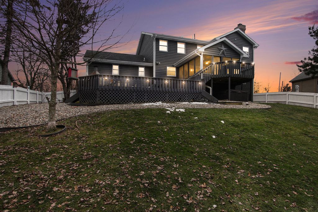 Photo of 710 Brandonbury Drive, Valparaiso, IN 46383 (MLS # 832117)