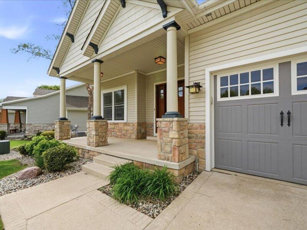 Photo of 61 N Prairie Pkwy, Valparaiso, IN 46385 (MLS # 839211)
