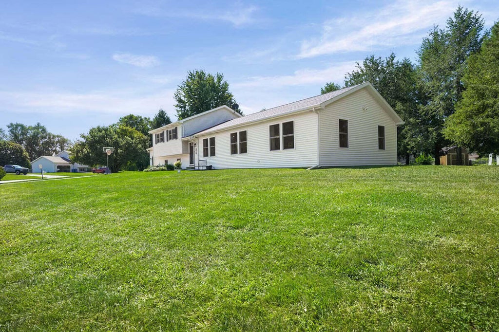 Photo of 376 Nathan Terrace, Valparaiso, IN 46383 (MLS # 844449)