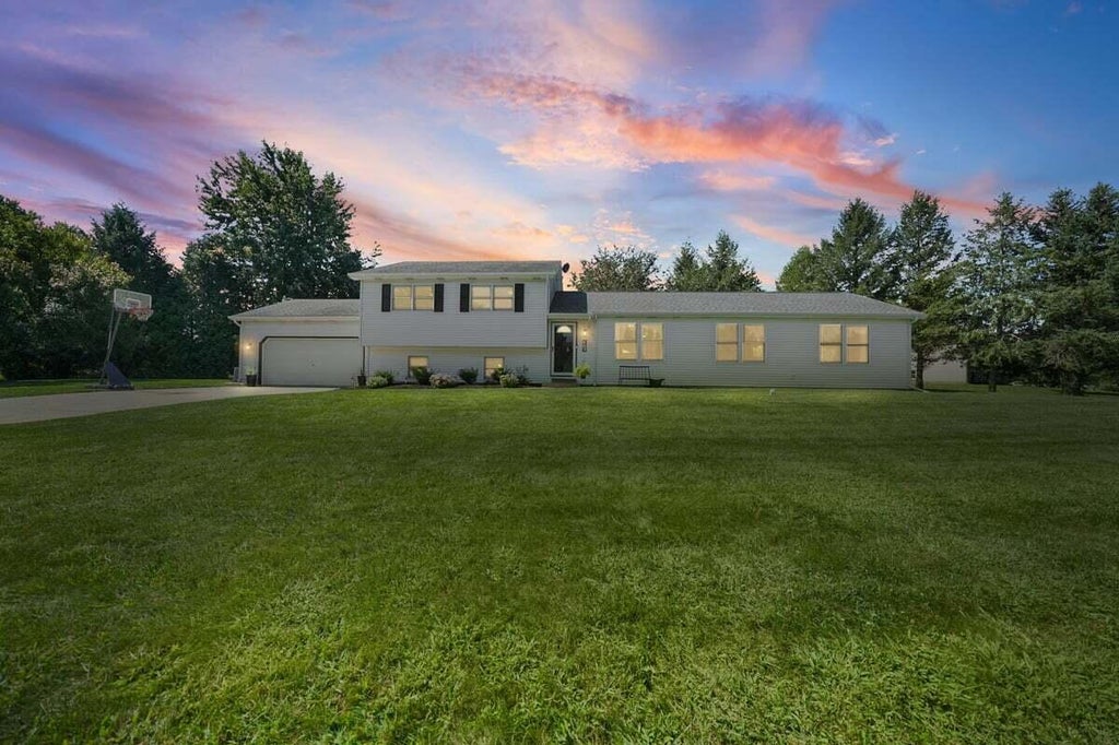 Photo of 376 Nathan Terrace, Valparaiso, IN 46383 (MLS # 844449)