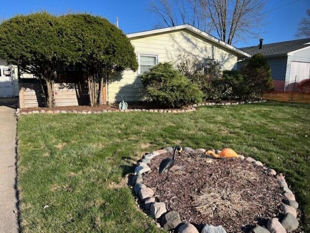 Photo of 6833 Tyler Street, Merrillville, IN 46410 (MLS # 835931)