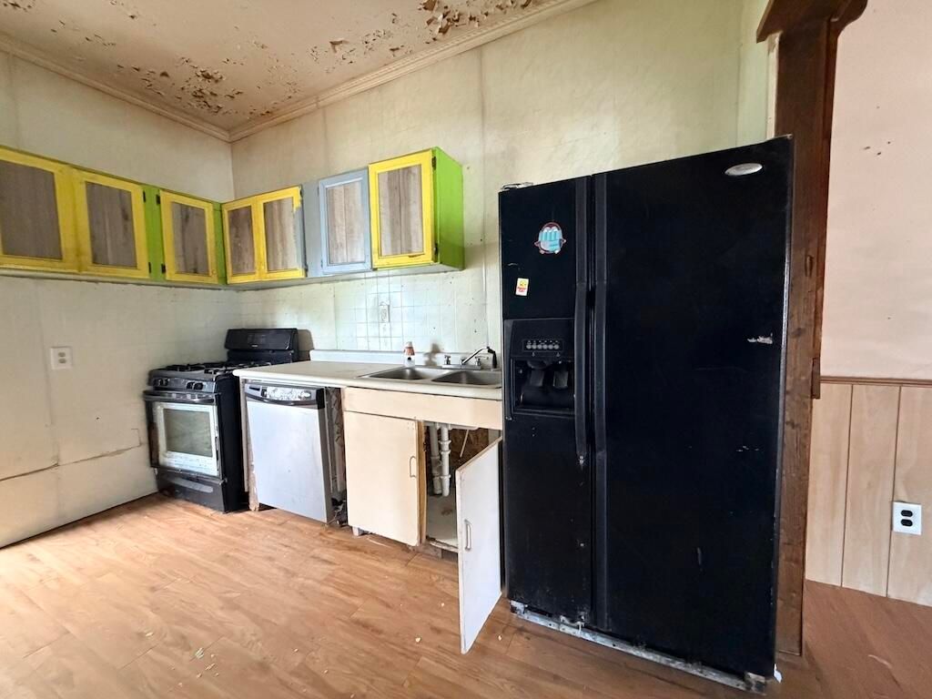 Photo of 302 E Main Street, Medaryville, IN 47957 (MLS # 841210)