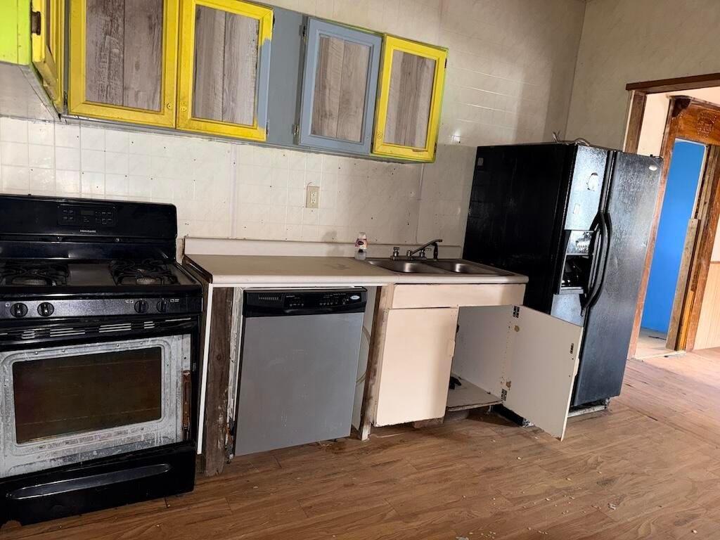 Photo of 302 E Main Street, Medaryville, IN 47957 (MLS # 841210)